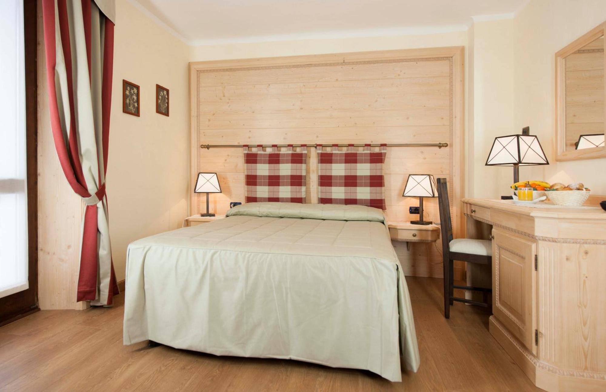 Hotel Edelweiss 3 Stelle Superior Брей-Червиния Экстерьер фото